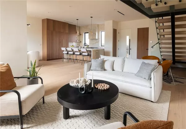 2221 West Starview Lane, Los Angeles, CA 90026