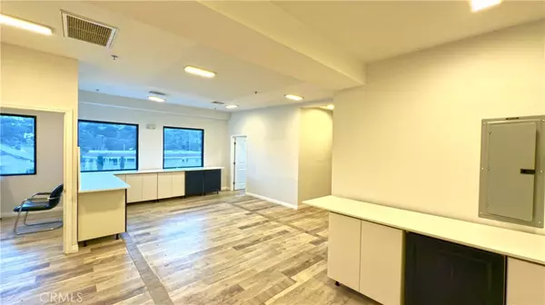 Tujunga, CA 91042,7341 Foothill BLVD #201-202