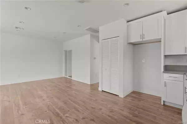 Van Nuys, CA 91401,6502 Matilija AVE