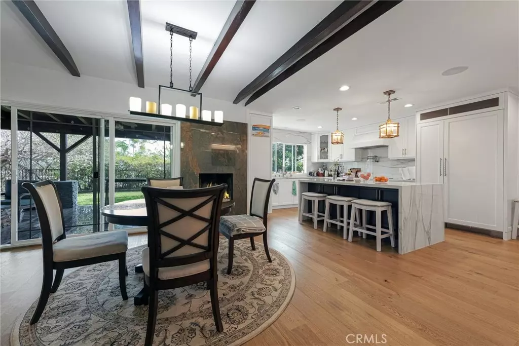 Burbank, CA 91504,2528 N Orchard DR