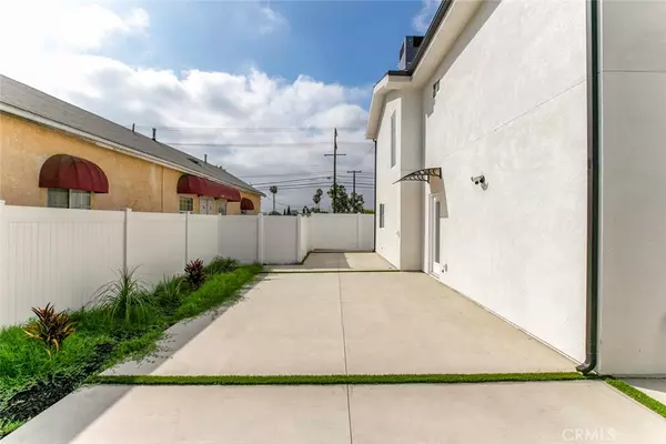 North Hollywood, CA 91605,7610 Gentry Ave