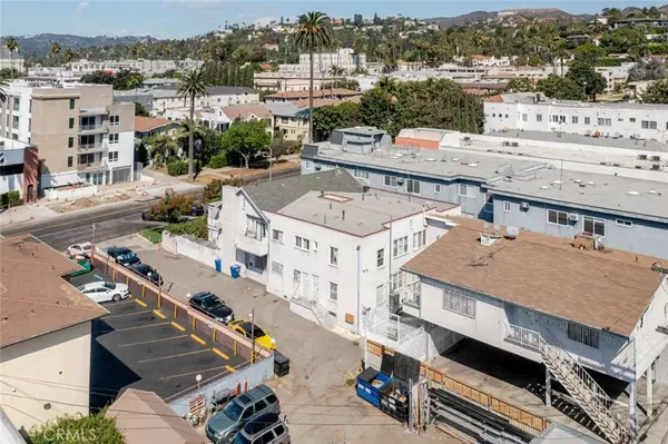 Los Angeles, CA 90027,1716 3/4 Winona BLVD