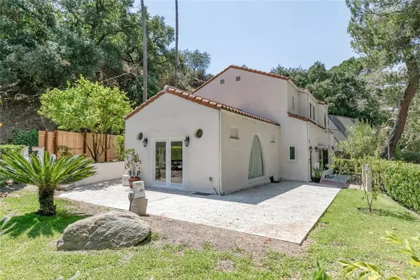 Glendale, CA 91206,2644 E Chevy Chase DR