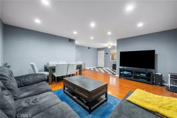 Sylmar, CA 91342,13080 Dronfield AVE #58