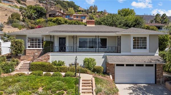 Glendale, CA 91202,523 Meadows