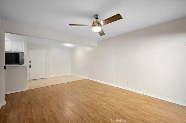 Van Nuys, CA 91406,15425 Sherman #107A