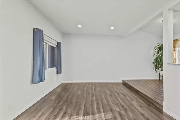 Glendale, CA 91205,1523 E Windsor RD #209A