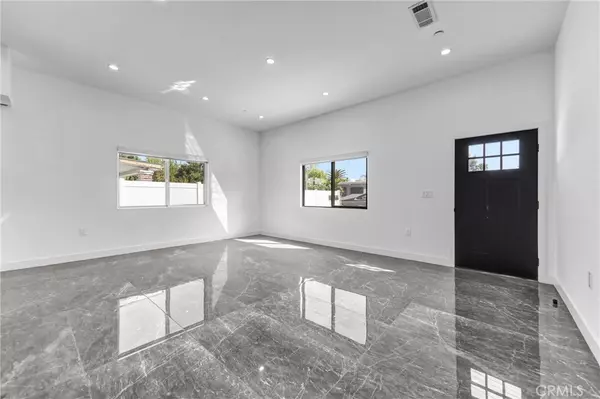 Van Nuys, CA 91405,6827 Ranchito AVE