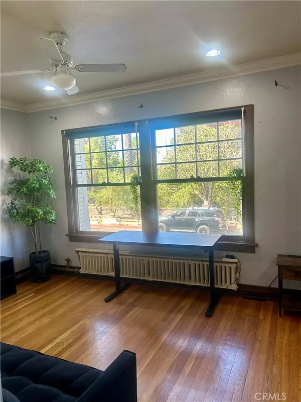 Los Angeles, CA 90006,2121 James M Wood BLVD #121