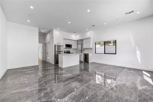 Van Nuys, CA 91405,6831 Ranchito AVE