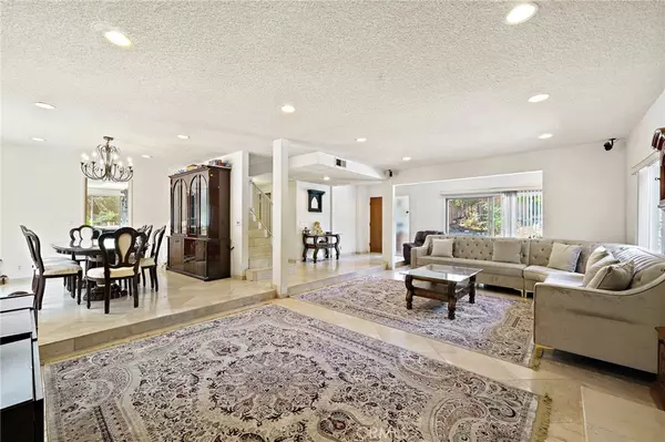 Glendale, CA 91208,1438 Hillside DR