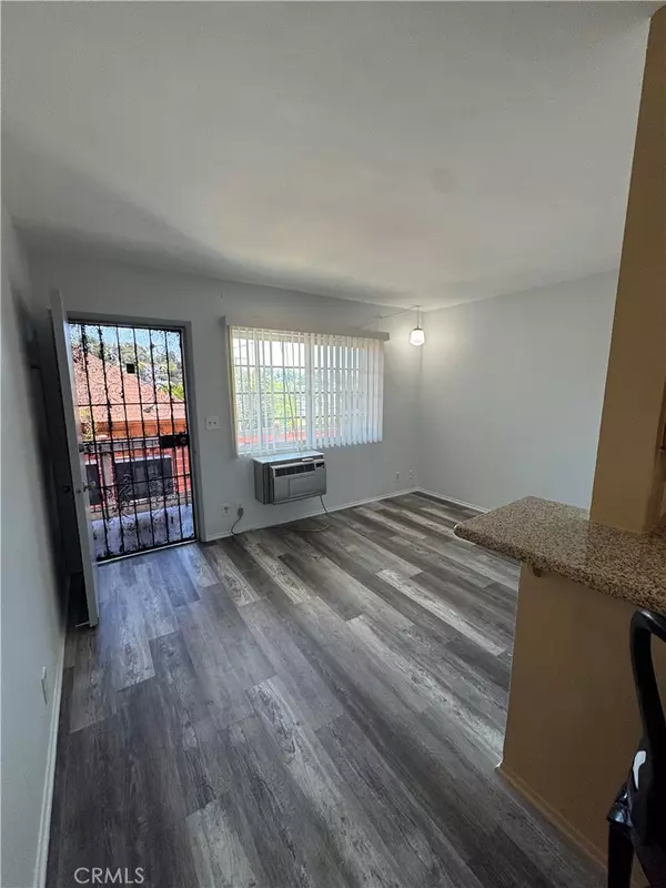 Los Angeles, CA 90039,2257 Ewing ST #1