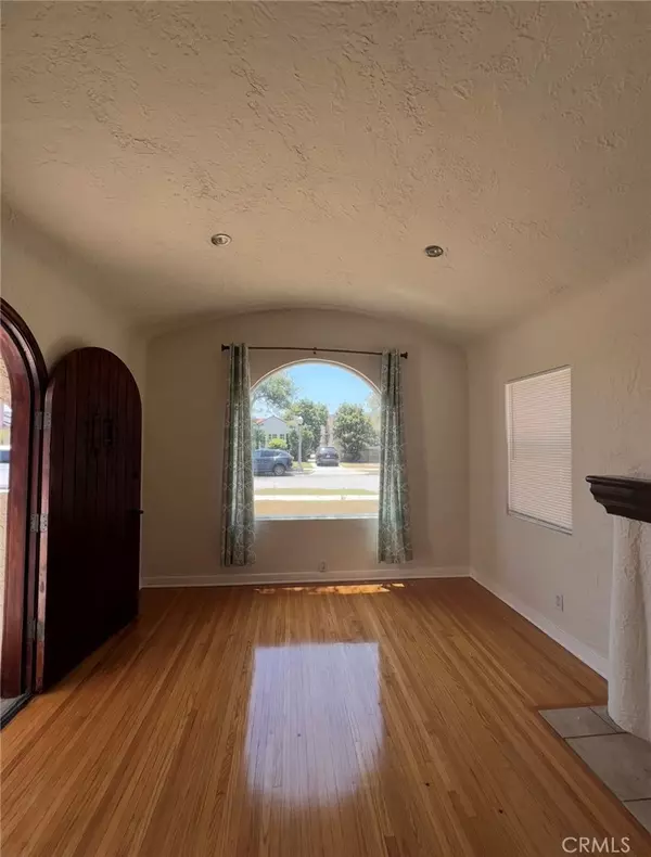 Glendale, CA 91202,829 ARDEN AVE