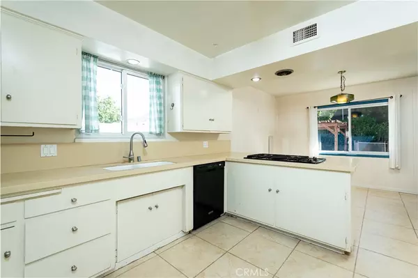 Sherman Oaks, CA 91401,5446 Matilija AVE