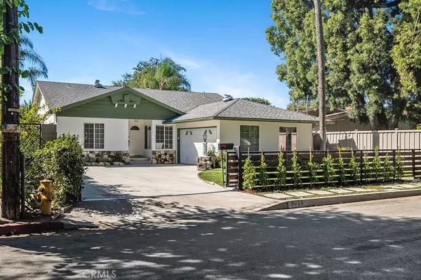 5725 Rhodes AVE, Valley Village, CA 91607