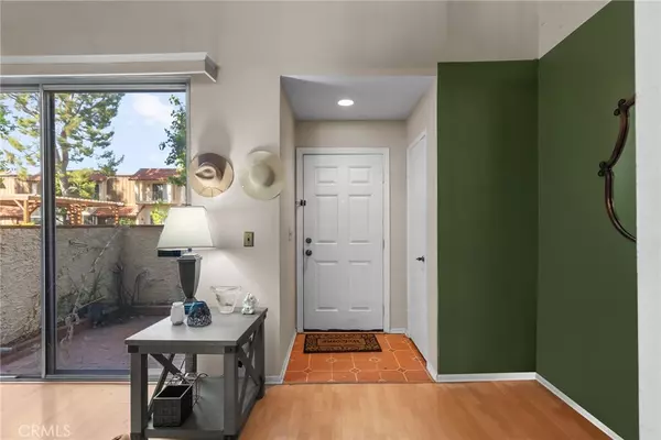 Reseda, CA 91335,19545 Sherman Way #74