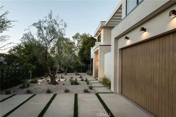 Sherman Oaks, CA 91423,4824 Calhoun