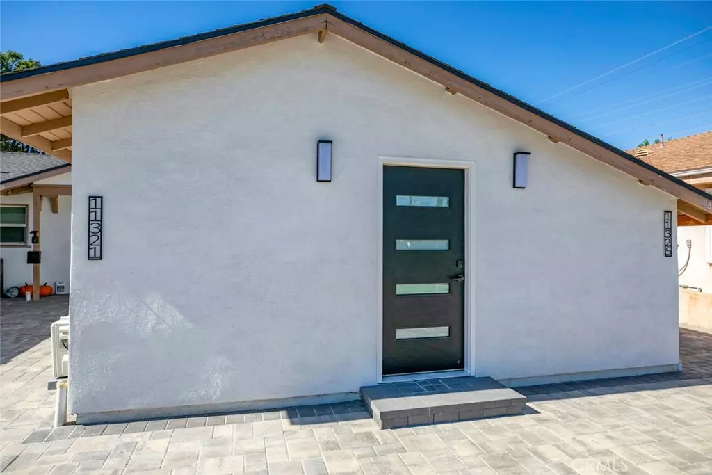 Granada Hills, CA 91344,11321 Collett AVE