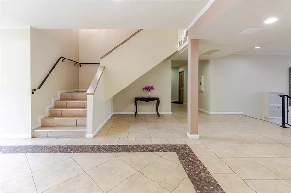 Encino, CA 91316,5400 Newcastle #70