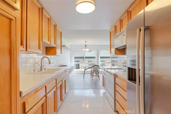 Sherman Oaks, CA 91423,13543 Moorpark ST #7
