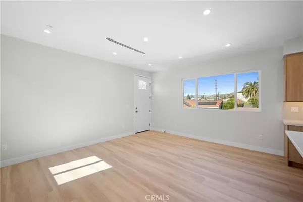 Burbank, CA 91505,1824 N Naomi #200