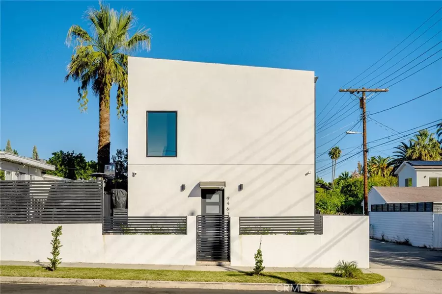 9462 N Odessa AVE, Northridge, CA 91343