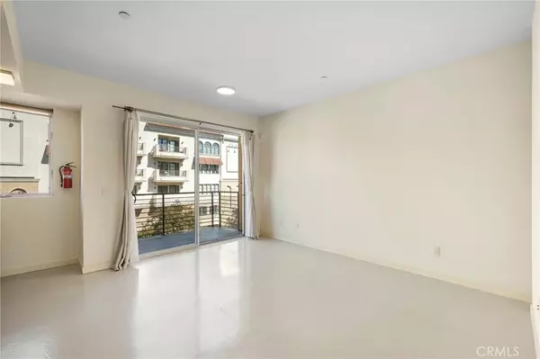 Pasadena, CA 91101,217 S Marengo #304