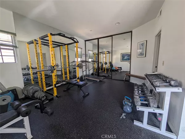 Pasadena, CA 91101,227 S Madison #102