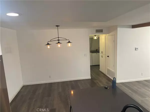 Van Nuys, CA 91406,15511 Sherman WAY