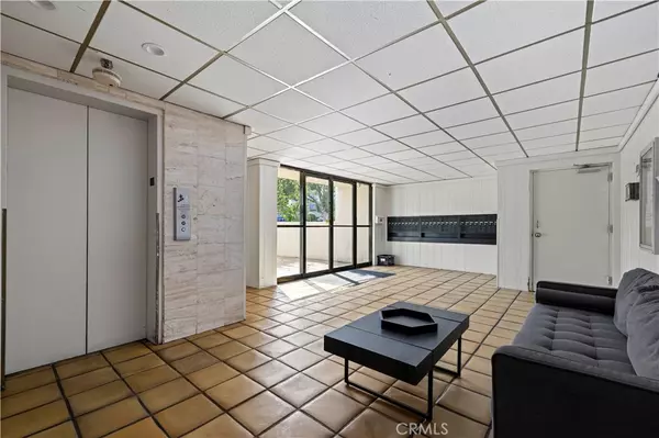 Glendale, CA 91206,515 N Kenwood #112