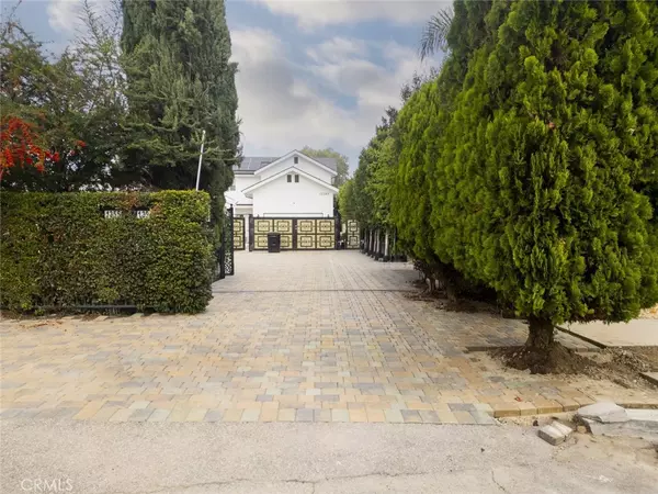 Van Nuys, CA 91405,13551 Hart ST