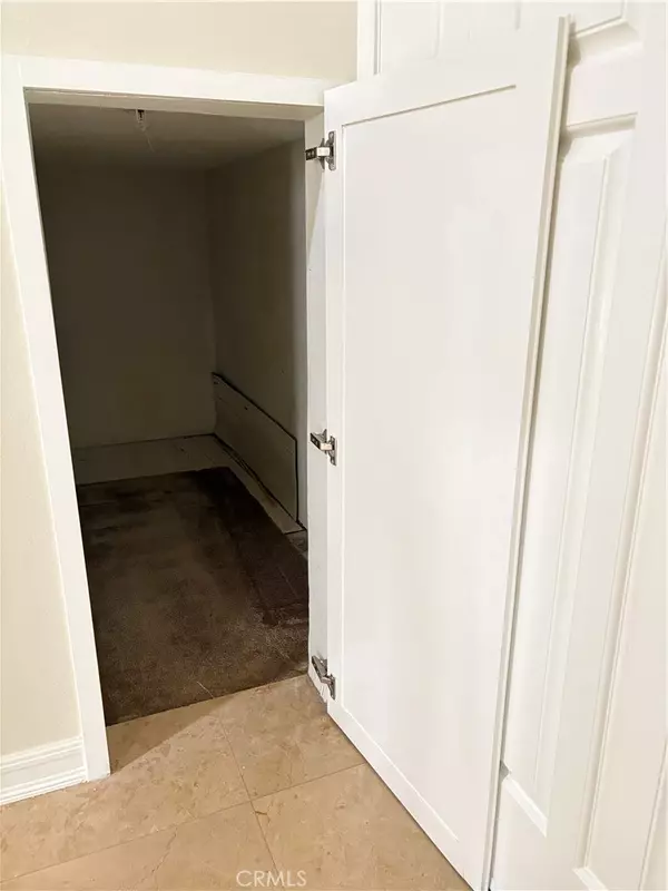 Tujunga, CA 91042,10207 Mountair AVE #105