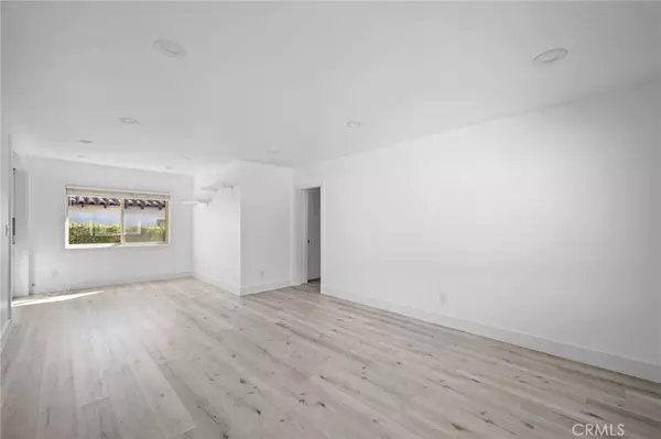 West Hollywood, CA 90046,7969 Norton AVE #15