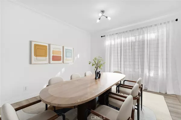 North Hollywood, CA 91601,5100 Riverton Ave #5