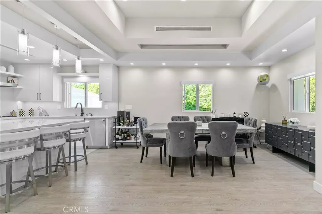 Glendale, CA 91206,1594 Trenton