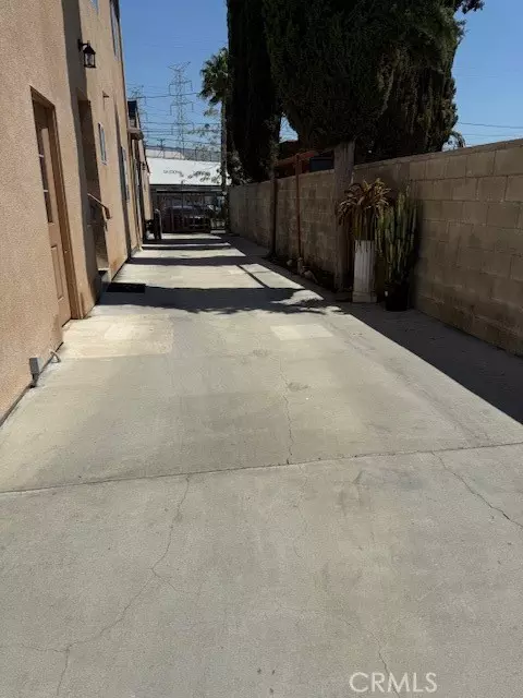 North Hollywood, CA 91606,6025 Cleon AVE #3