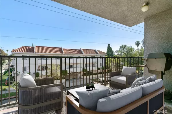 Sherman Oaks, CA 91403,14804 Magnolia #6