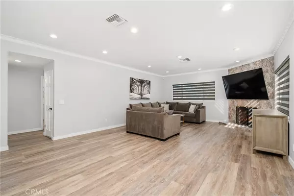 Valley Glen, CA 91401,13001 Debby ST