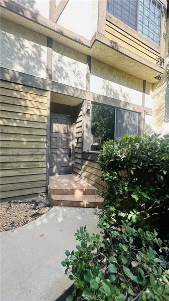 21145 Lassen #1, Chatsworth, CA 91311