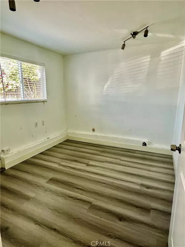 Glendale, CA 91201,1243 1/2 West Glenoaks Blvd