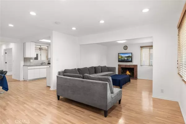 North Hollywood, CA 91605,12329 Burton