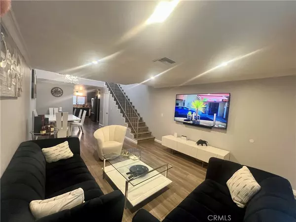 Van Nuys, CA 91405,7301 Lennox Ave. #A13