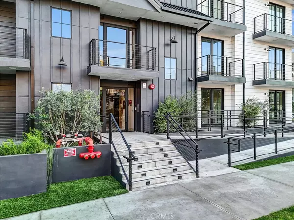 Toluca Lake, CA 91602,10352 Riverside DR #203A