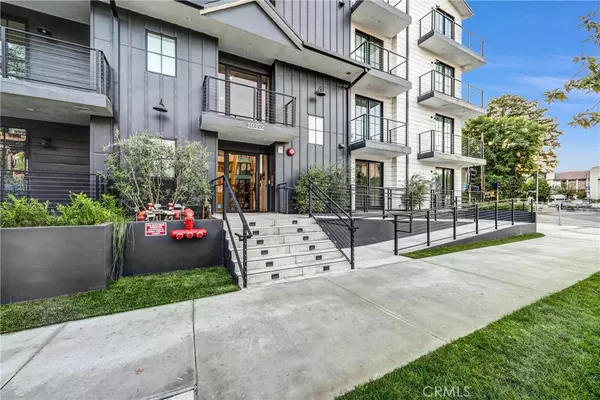 Toluca Lake, CA 91602,10352 Riverside DR #203A