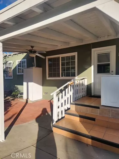 North Hollywood, CA 91605,7437 Irvine