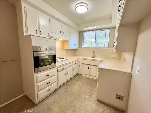Glendale, CA 91208,3335 Triangle PL #6