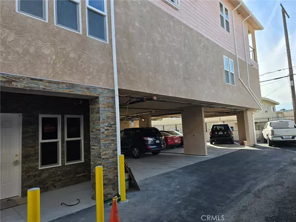 North Hollywood, CA 91605,11808 Hart ST