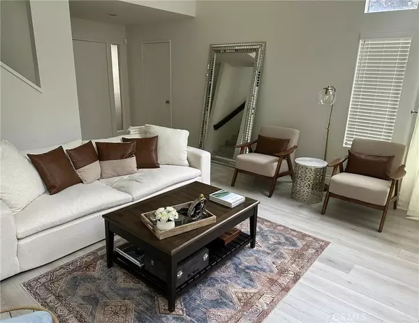 Orange, CA 92869,166 N Singingwood #15