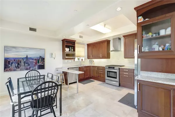 North Hollywood, CA 91601,11323 Huston #11