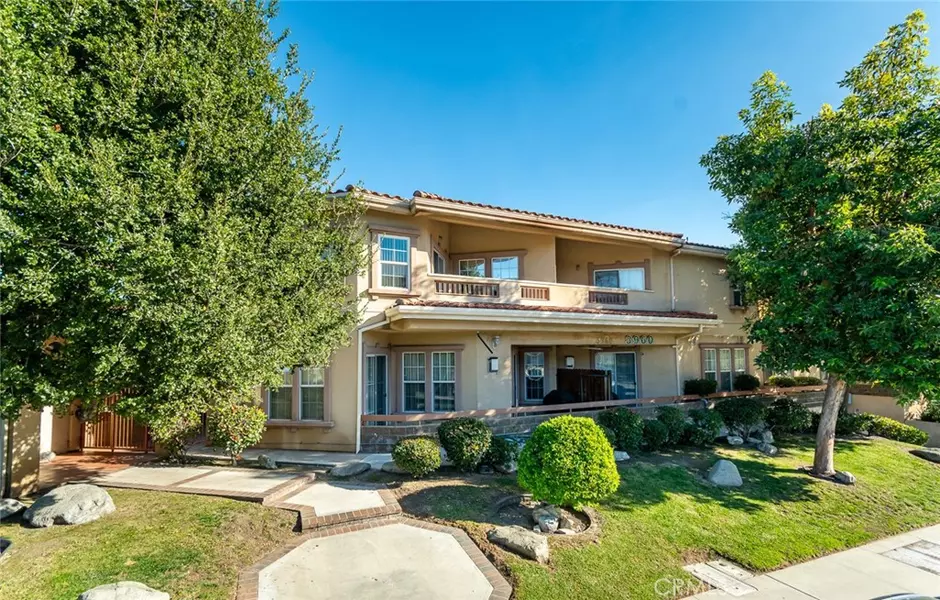 3960 Pennsylvania AVE #107, La Crescenta, CA 91214